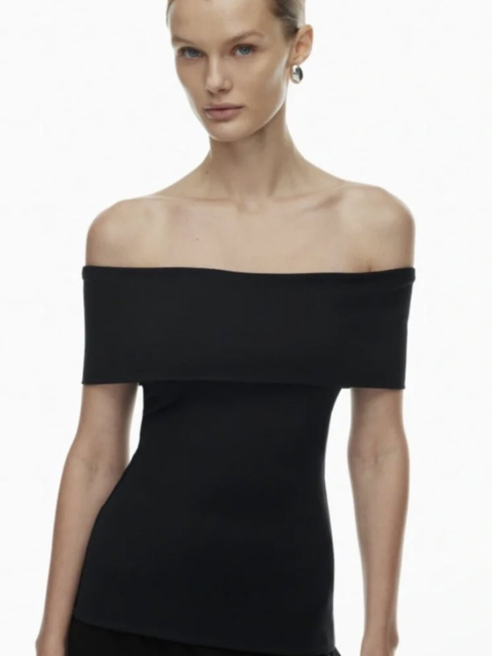✰ Black Aritzia Contour Sleeveless Off-Shoulder Hip Top ✰